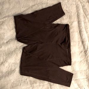 SOLD Like new maroon leggings yoga pants Aeropostale